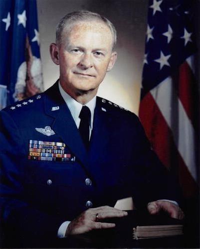 San Antonio 室 Mourns Passing of Organization’s Former 总统 General William McBride